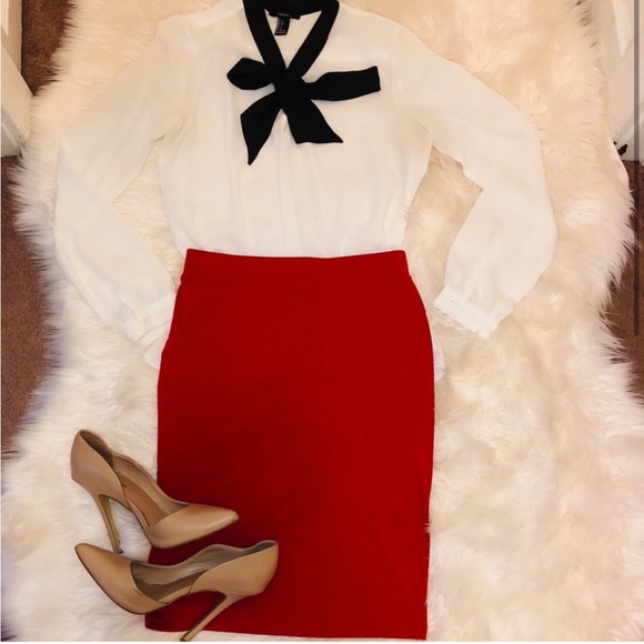 F21 White Blouse with Black Tie Detail - Picture 2 of 2